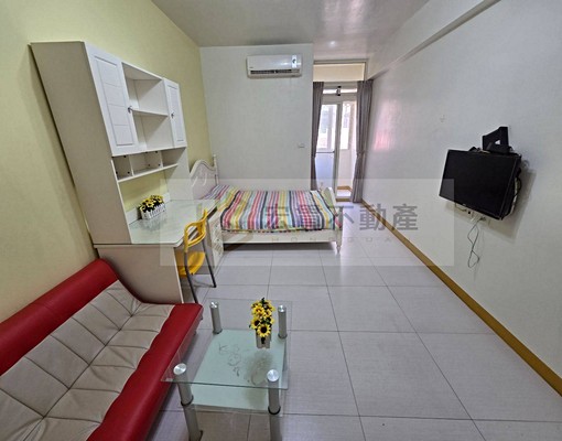 金山街獨立洗衣機浴室對外窗雙門冰箱室內機車位電梯套房 - Image 1