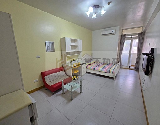 金山街獨立洗衣機浴室對外窗雙門冰箱室內機車位電梯套房 - Image 2