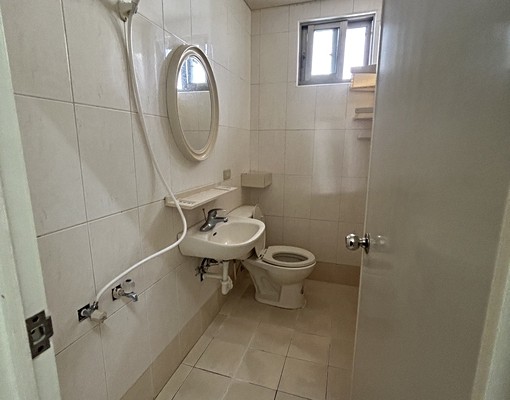 靠近彰師大/電梯套房/拎包可入住/免追垃圾車 - Image 11