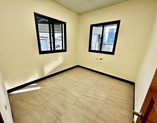 全新整理✨整棟透天✨可租屋補助✨門前雙車位✨近朝陽修平✨ - Image 5