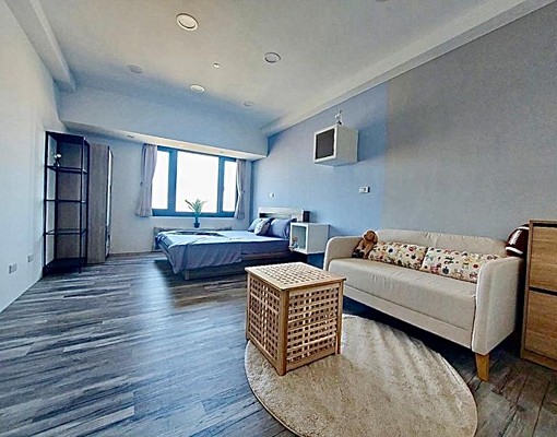 景平站旁❤️景觀裝潢大套房/附家具網路☎️住商找房 - Image 1