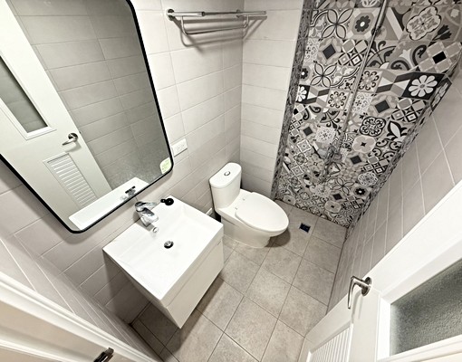 精誠向上商圈首選✨可雙租補✨木質裝潢✨流理台✨陽台獨洗 - Image 8