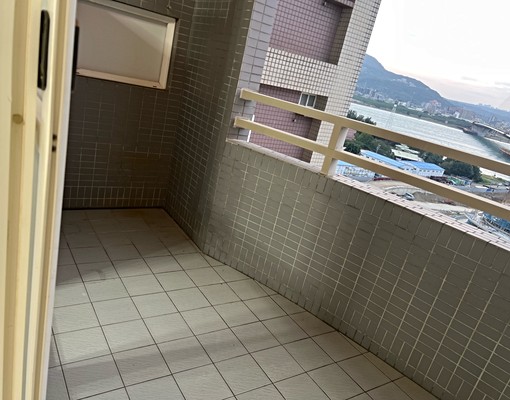 首排淡江大橋景觀捷運稀有高樓層生活機能佳 - Image 3