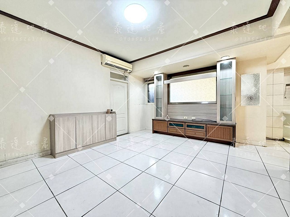 TD💫北區✨重新整理✨中清捷運站✨傢俱可談✅可租補戶籍 - Image 1