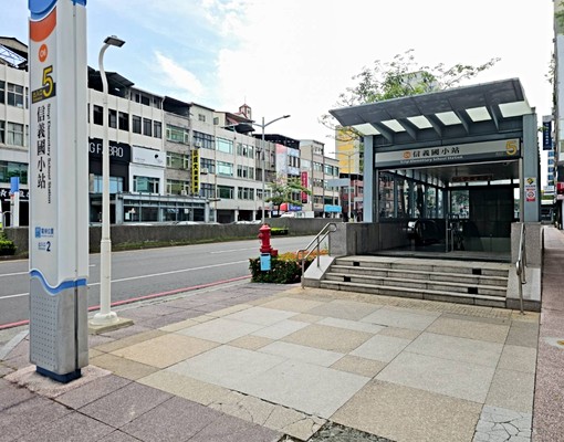 信義國小捷運|維士比|邊間明亮景觀商辦 - Image 3