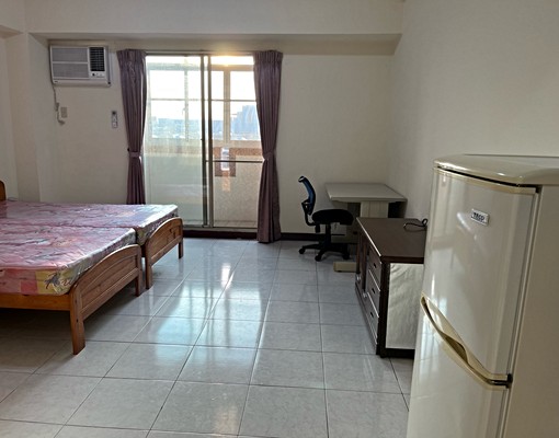 安全舒適獨立大陽台套房 - Image 2