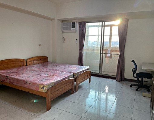 安全舒適獨立大陽台套房 - Image 1