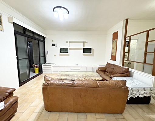 ★可租補免仲介費★生活機能極優★格局正空間大★前後雙陽台★ - Image 4