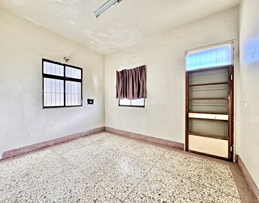 清泉崗科學園區🌺兩棟打通透天🌺門前雙平車🌺100坪🌺 - Image 12