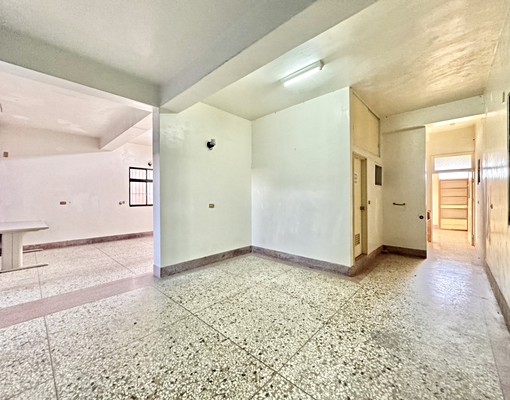 清泉崗科學園區🌺兩棟打通透天🌺門前雙平車🌺100坪🌺 - Image 14