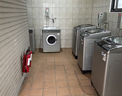 龍山路2段電梯採光套房(屋主自租) - Image 7