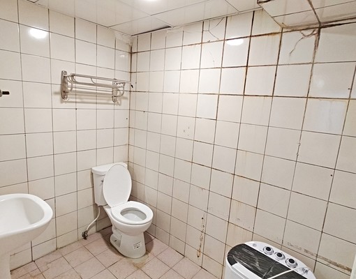 板橋車站捷運5-6分鍾新整理大陽台雙人床超大套房 - Image 11