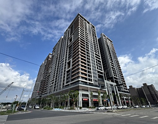 幸福成高樓可養寵兩房平車全配出租洽吳原誌 - Image 11