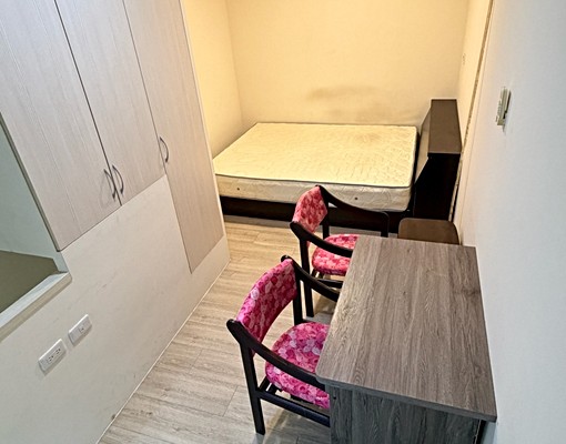 金山街樓中樓可貓\台電計價\流理台\獨洗獨曬\分離式冷氣 - Image 2