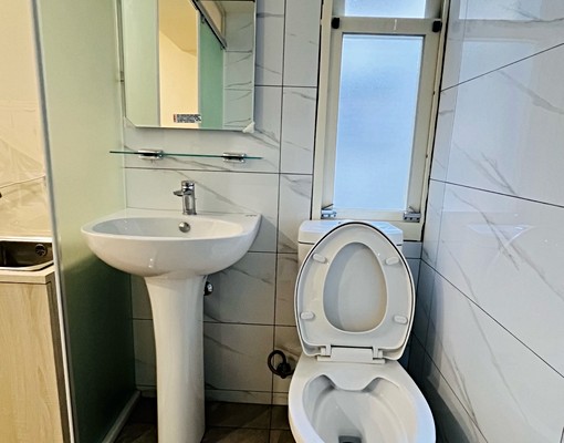 全新裝潢～新店捷運站獨立套房生活機能佳～仲介勿擾 - Image 6