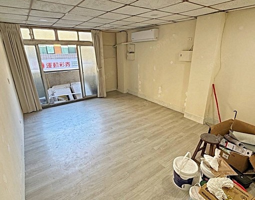 逢甲西屯市場國小/臨路透天爬梯2樓全新整修二房/可貓一層一戶 - Image 1