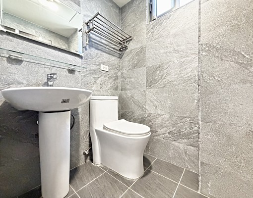 西屯♥稀有獨洗陽台精美美房★近遠百.櫻花捷運★可提供更多房源 - Image 9