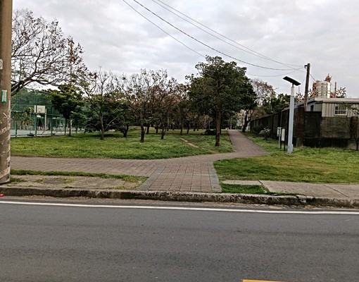 洗衣機免投幣，汽車停車場就在旁邊 - Image 3