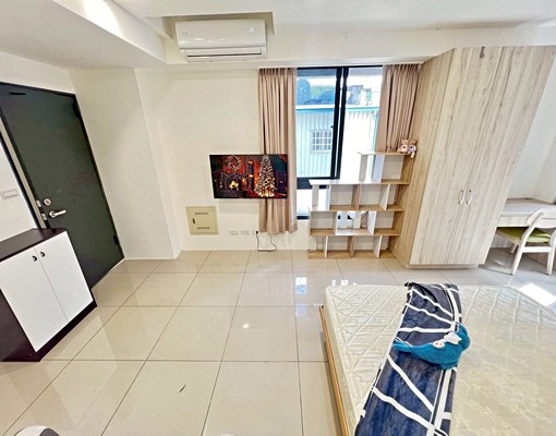 超美雙面採光🉑雙租補專屬機車位電梯近一中商圈🔥 - Image 3