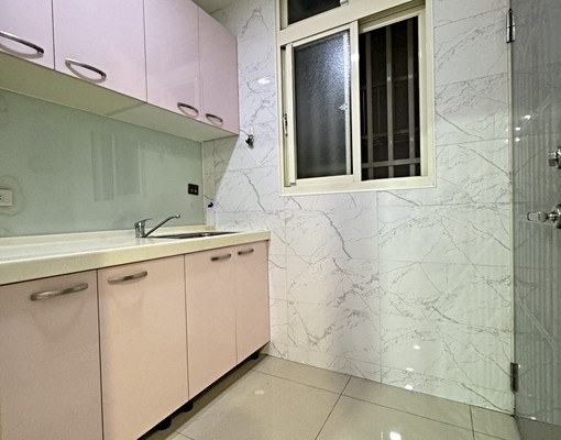 可租補~仁福公園近三重國小免爬高套房 - Image 6