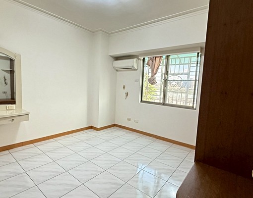 優質月河社區方正大四房出租~環河東路四段 - Image 6