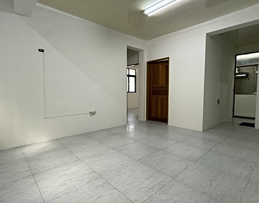 碧華街方正3房大陽台租金可議~ - Image 1