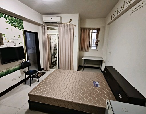 近頭份交流道陽台套房 - Image 2