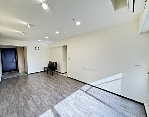 超級城市愛丁堡*屋況好*三房雙衛浴+平面車位* - Image 3