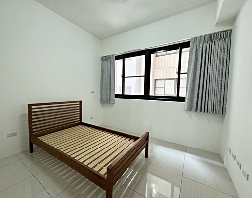 近公園河岸台科大重劃區四房平車家俱可附|附變頻冷氣全新裝潢 - Image 8