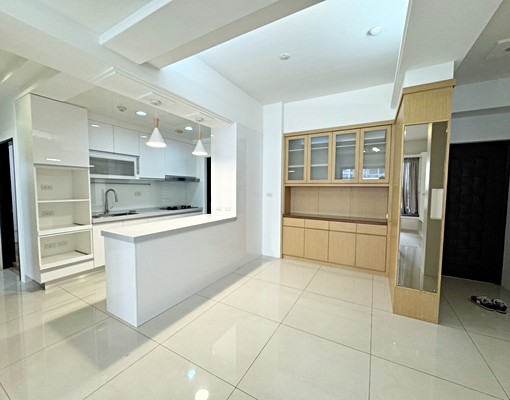 近公園河岸台科大重劃區四房平車家俱可附|附變頻冷氣全新裝潢 - Image 4