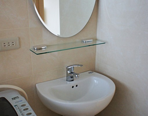 三重捷運電梯套房-垃圾包裹代收-可租補-獨洗衣機-24警衛 - Image 4