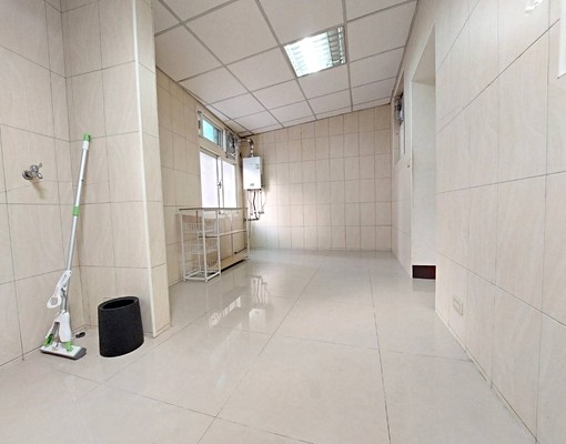 *近捷運公園2樓*0928892819黃 - Image 4