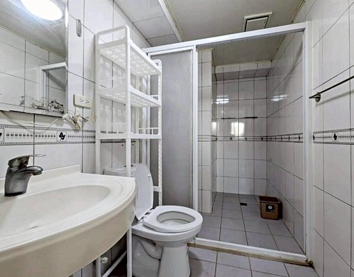 東區兩房大陽台✨三改二類平面車位兩個衛浴✨可租補✨可寵物 - Image 10