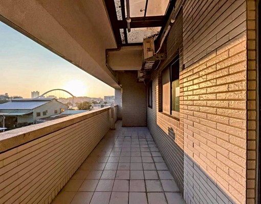 東區兩房大陽台✨三改二類平面車位兩個衛浴✨可租補✨可寵物 - Image 3