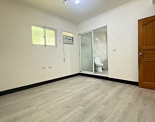 三重全新裝潢三面採光大坪數空間有陽台(可租補/免服務費) - Image 4