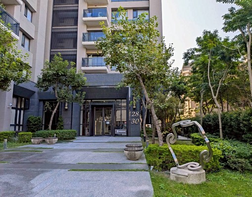 東區視野戶✨高樓層大三房家具全配✨可租補 - Image 14