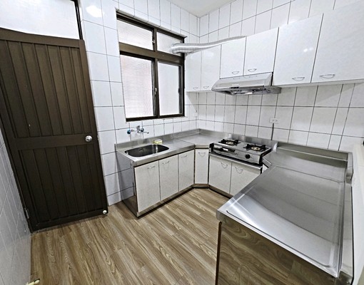 近捷運新裝修漂亮廚房可租補3房 - Image 8