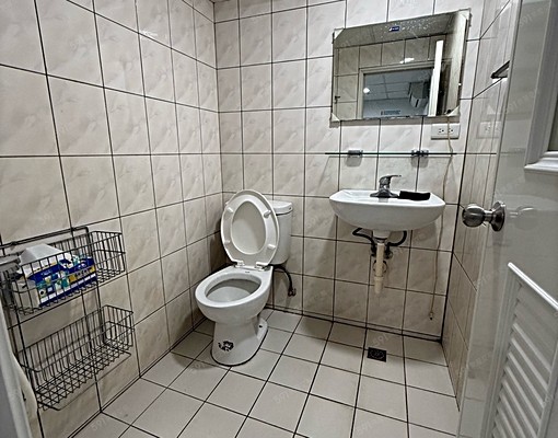 新整理、電梯套房、可租補入籍、集中收垃圾 - Image 6