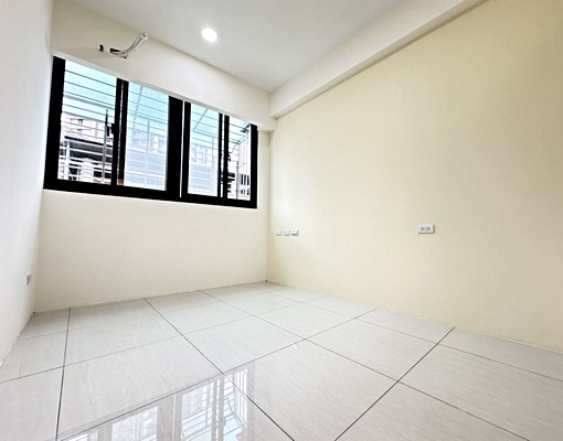 獨家~全新裝潢10米巷 - Image 4