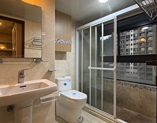 新店捷運站碧潭有約共構樓中樓大套房 - Image 6