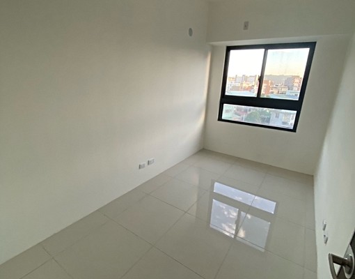 新平國小樹孝商圈/全新社區精美大四房平車/可租補/家具可談 - Image 9