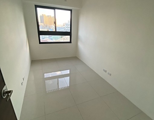 新平國小樹孝商圈/全新社區精美大四房平車/可租補/家具可談 - Image 9