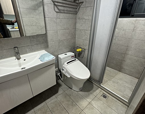 可租補*可寵*全新兩房 - Image 3