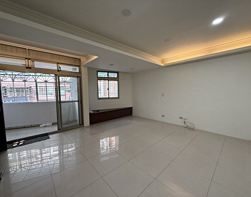 🌷佳瑪商圈|長榮路旁公寓2樓‧ - Image 2