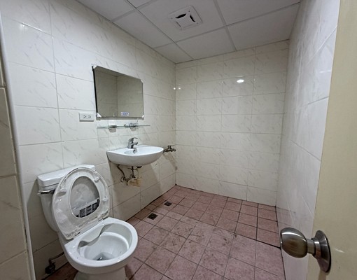 自強路電梯三房有窗平面車位(可租補)四台冷氣全新 - Image 5