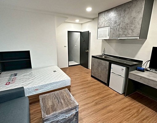 🍎可租補🍎一中商圈全新精裝獨曬獨洗大套房剩二間可選 - Image 1