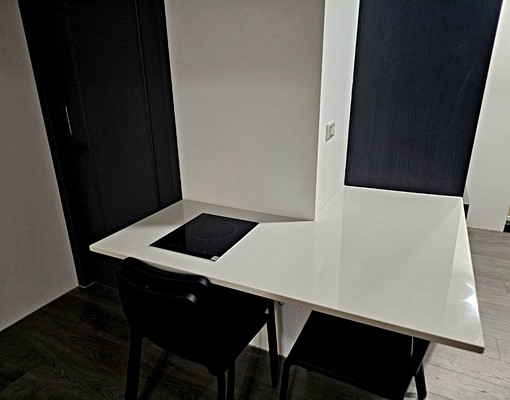 就像住飯店,近台元園區,拎著包包就可以住進來。 - Image 4