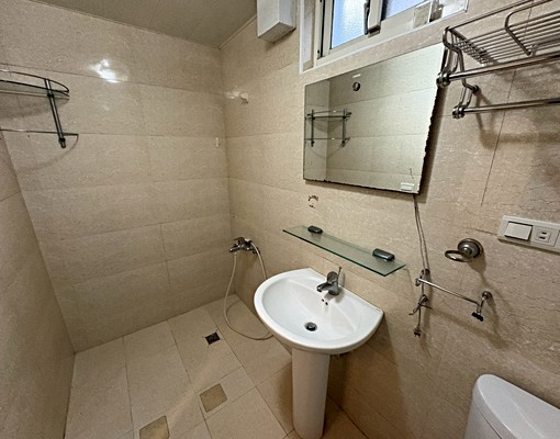 南港展覽館❣️捷運近機能好、大空間採光通風、台水電、免爬高 - Image 11