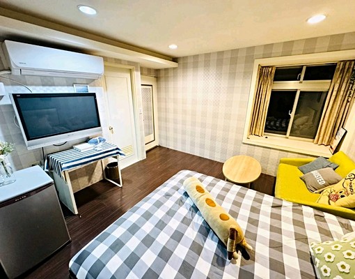 忠孝敦化捷運/東區,電梯套房,可貓,生活機能強 - Image 1