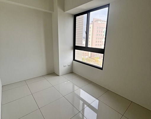 清水民族路最漂亮的園道三房全新住宅(免仲介費) - Image 6